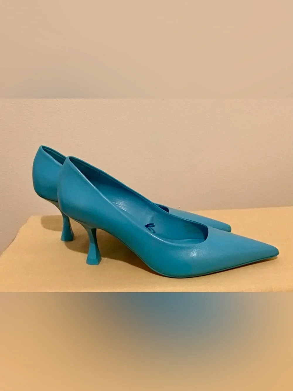 Soft Leather vibrant blue ZARA pointed toe Shoes - Picture 3 of 5